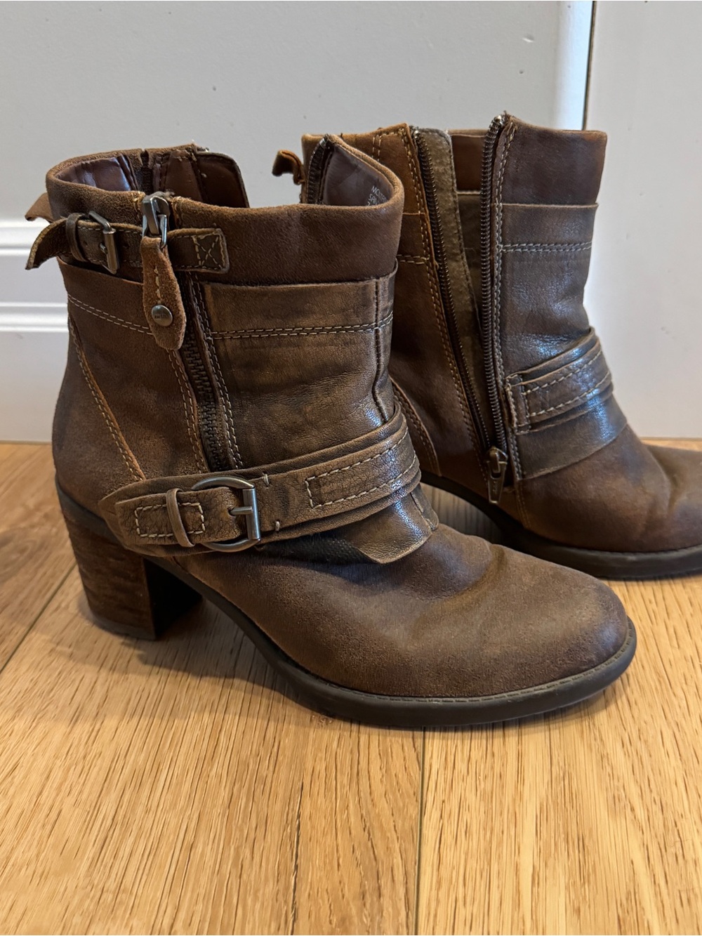 Earth - Women's Brown Buckle Ankle Boots - Classic Leather Look
